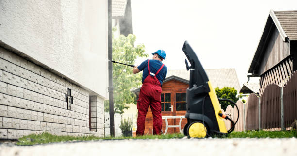 Best Pool Deck Cleaning  in Tumter, WA